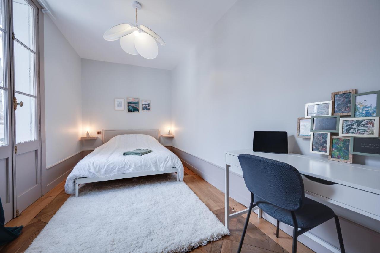Grand Appartement 8 Personnes Terrasse Privative Hyper Centre Calme Lons-le-Saunier Exterior foto